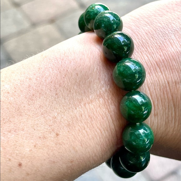 14mm Natural Green Russian Jade Beaded Bracelet - adjustable - Picture 10 of 11